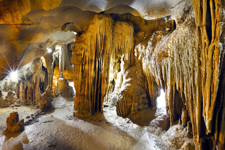 top 6 beautiful of halong bay labyrinth cave